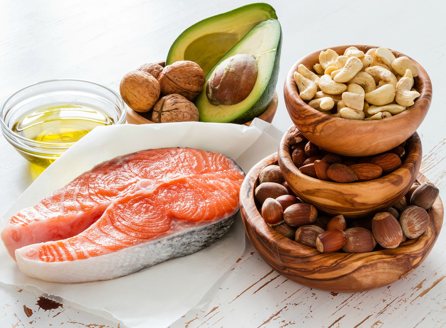 Растительное снижение холестерина. Морепродукты и орехи. Жиры в еде. Полезные продукты. Полезные жиры в питании.