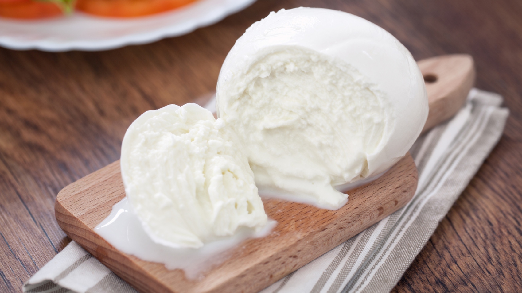 Mozzarella di bufala: perché piace sempre di più e come ...